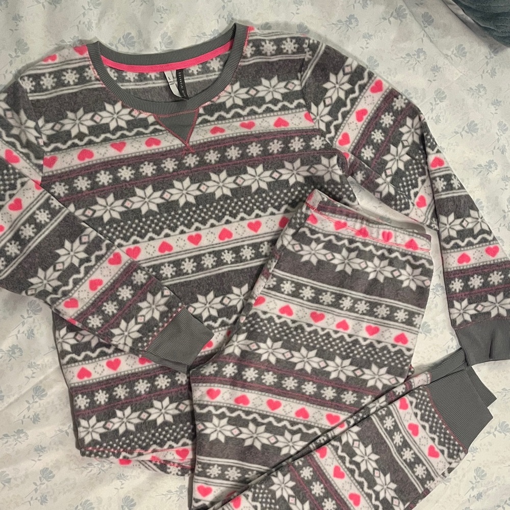 Women's Gray and Pink Patterned Pajama Set